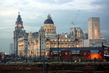 Minibus hire in Liverpool photo city 1